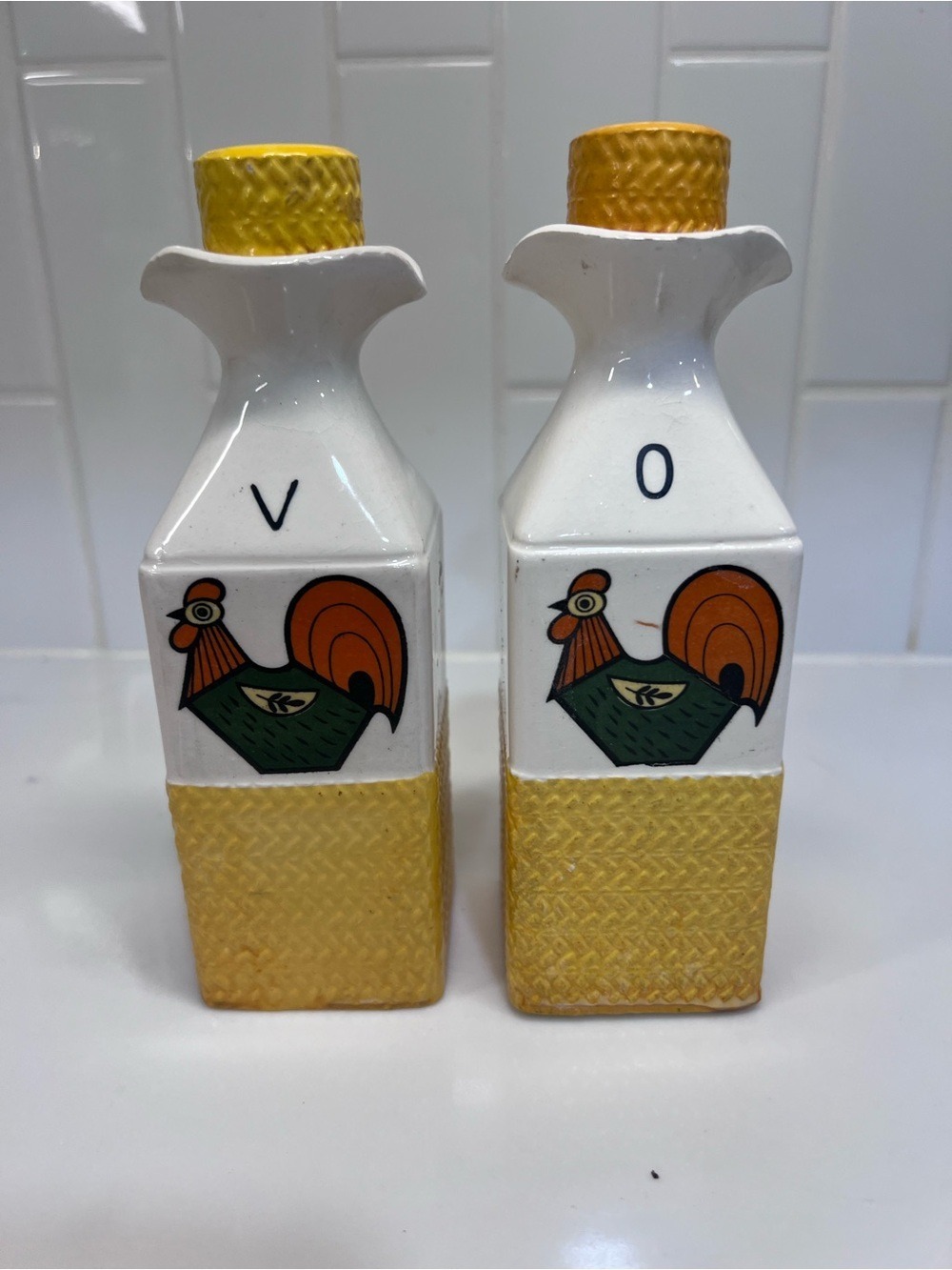 Vintage 1970’s Rooster Farmhouse Oil And Vinegar Set